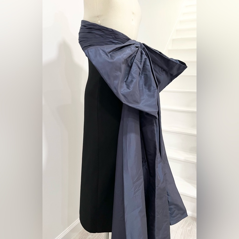 Oscar De La Renta Bow-embellished taffeta and stretch-knit Gown Dress - Picture 10 of 13